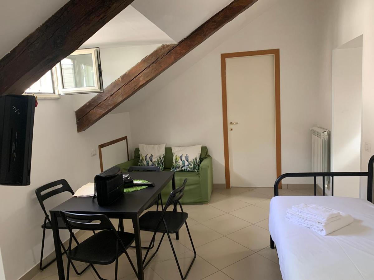 Folle Citta B&B Napoli Bagian luar foto