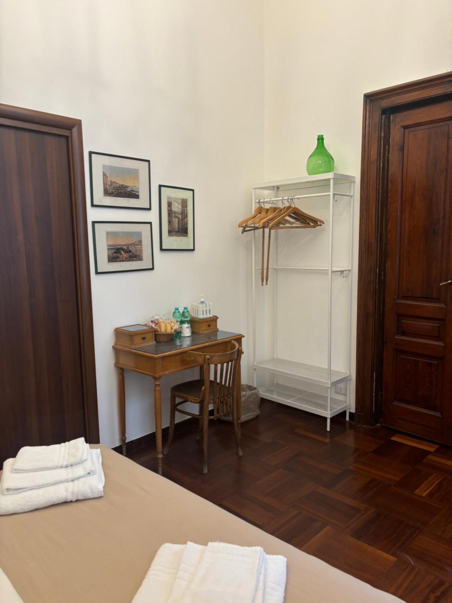 Folle Citta B&B Napoli Bagian luar foto