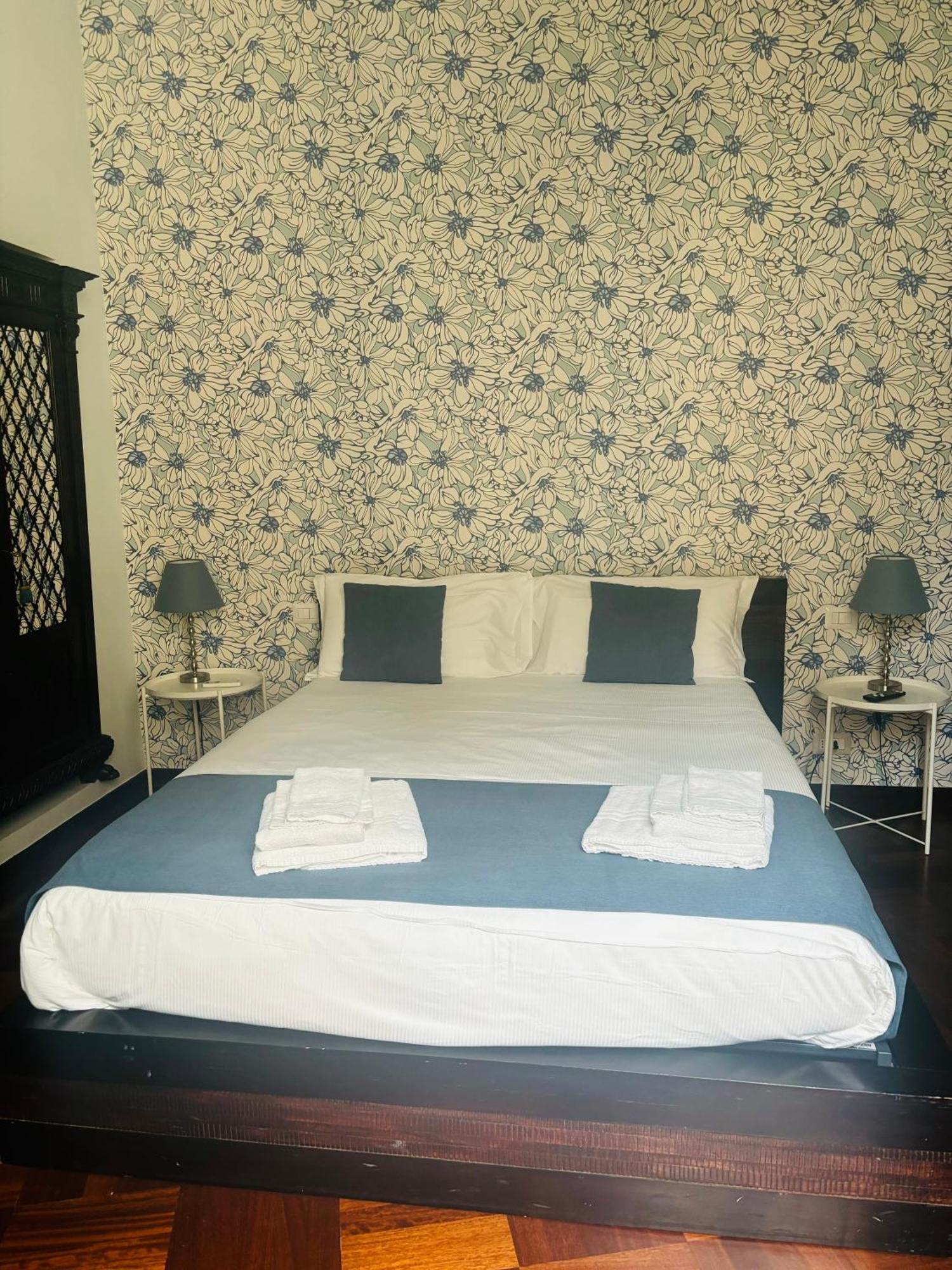 Folle Citta B&B Napoli Bagian luar foto